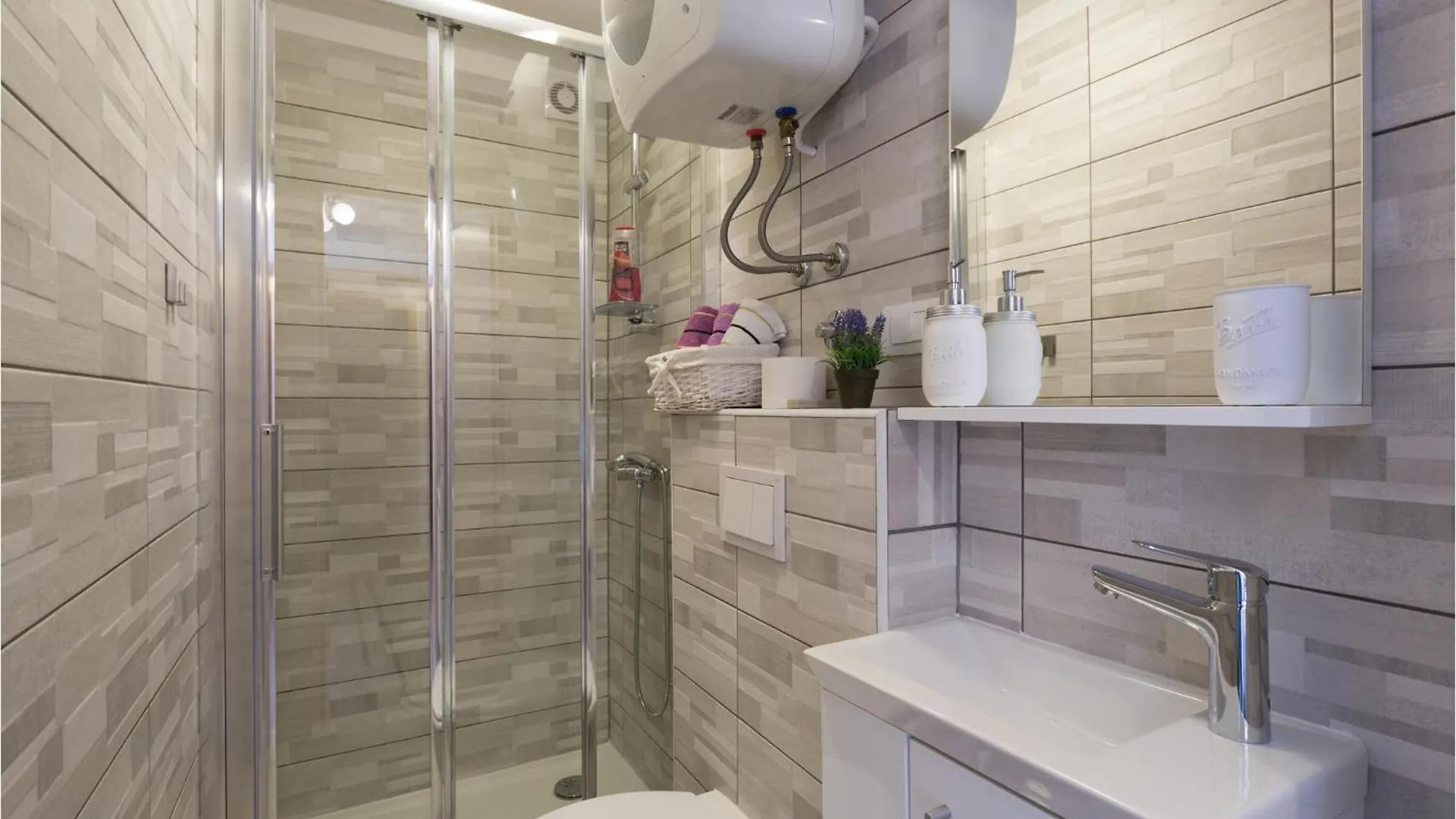 2 Bedroom Beautiful Home In Marčana 別荘